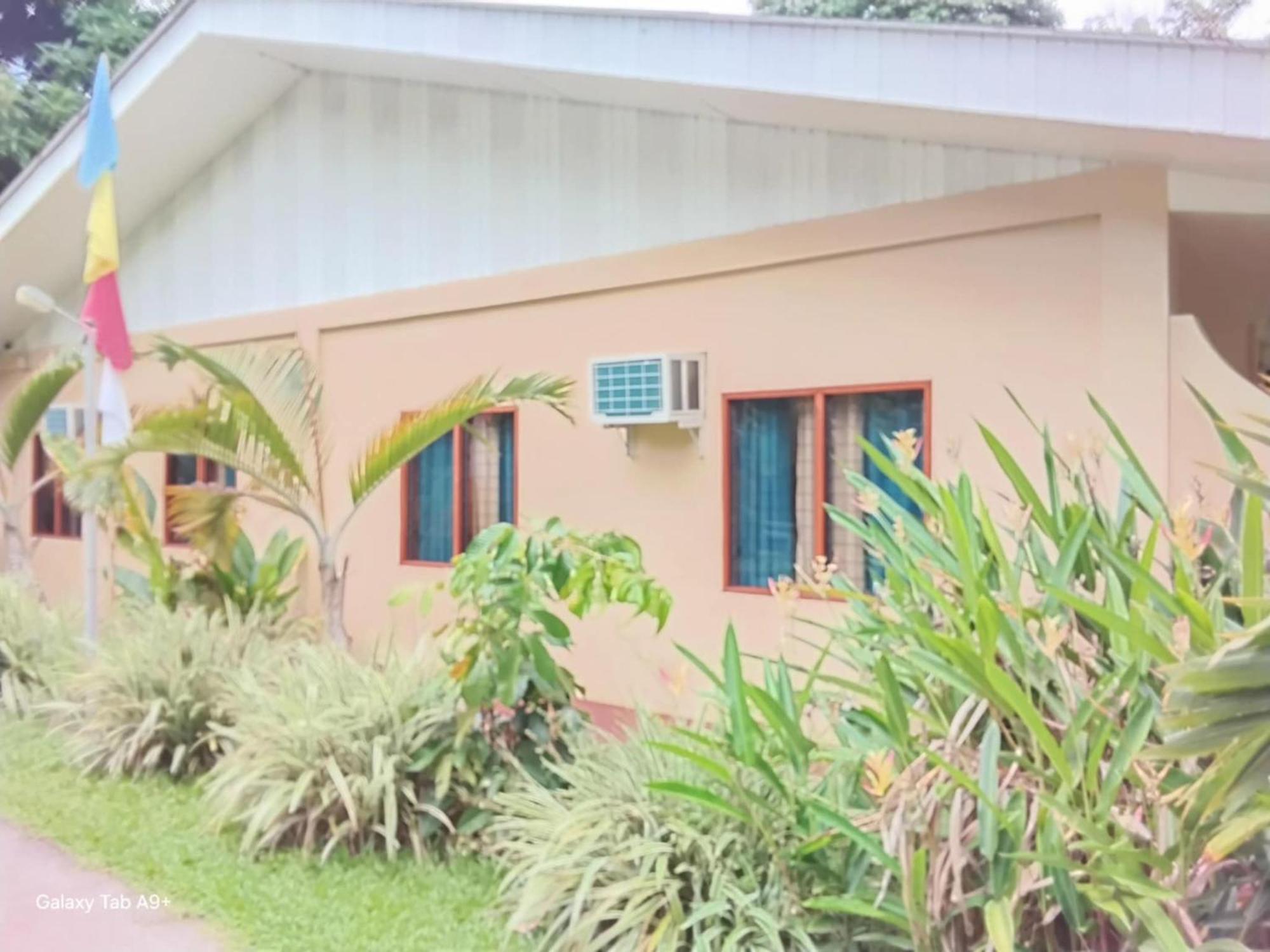 Camiguin Lanzones Aparthotel Mambajao
